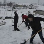 Kad čišćenje snijega “krene po zlu”: Pogledajte snimak iz Bihaća koji će vas nasmijati do suza!