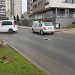 (FOTO) Mercedesom se zabio u uličnu rasvjetu!