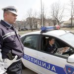 Policajac kažnjen zbog nepropisnog parkiranja službenog vozila