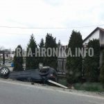 (FOTO) Sletio s automobilom u kanal!