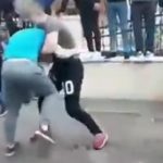 (VIDEO) Brutalna tuča srednjoškolaca: Dvojica se tukla, ostali gledali, a onda se situacija još zakomplikovala