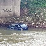 Saobraćajna nesreća u Zavidovićima: Automobilom sletio u rijeku