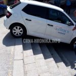 (FOTO) Krenuo pješke automobilom…