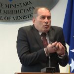 MEKTIĆ: DODIK TRAŽI DA SVAKO SEBI PUCA U GLAVU