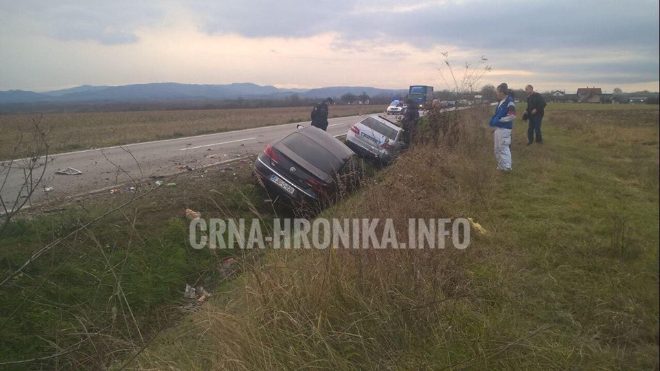 (FOTO) ČETIRI LICA POVRIJEĐENA U TEŠKOJ SAOBRAĆAJNOJ NESREĆI