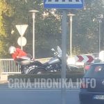 (FOTO) POGLEDAJTE KAKO MOTOCIKLISTA VOZI U KRUŽNOM TOKU