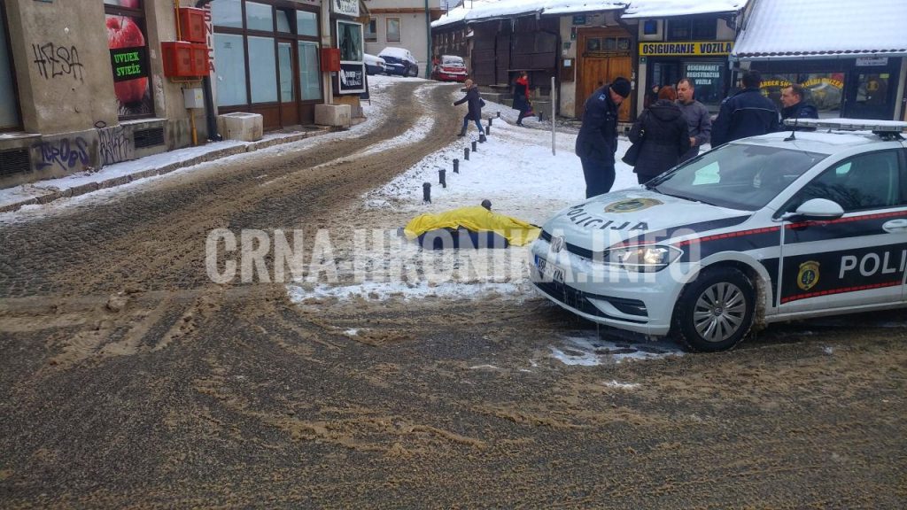 (FOTO) Muškarcu pozlilo i preminuo na Baščaršiji