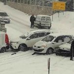 Nije Rusija nego BiH: Pogledajte snimak lančanog sudara na zaleđenoj cesti