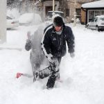 Dijete i žena povrijeđeni zbog poledica na trotoarima