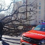 Nakon jučerašnjeg haotičnog stanja u Mostaru: Bura oslabila, ali za vatrogasce predaha nema