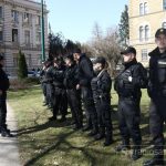 Protestuju i policajci: Okupili se ispred zgrade Vlade KS, ne daju Halilovića