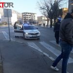 (FOTO) Potraga za vozačem crvene “škode”: Udario pješaka i pobjegao