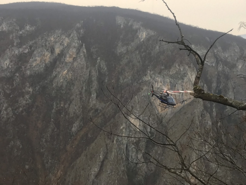 (FOTO) Helikopteri kod Banje Luke tragaju za nestalom osobom