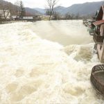 (FOTO/VIDEO) Zastrašujući snimci: Huk Vrbasa u Novoseliji zaglušuje, voda pokazala svoju silinu