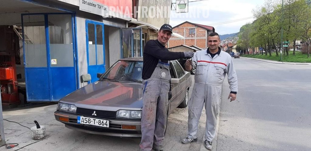 (FOTO) Ovako se poštuje radnik: Gazda mu poklonio automobil!