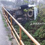 (FOTO) Vozač Granične policije BiH izgubio kontrolu nad vozilom i završio u jarku