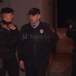 (VIDEO) Slučajevi X objavljuju: nožem nasrnuo na policajce, pa im izjavio ljubav