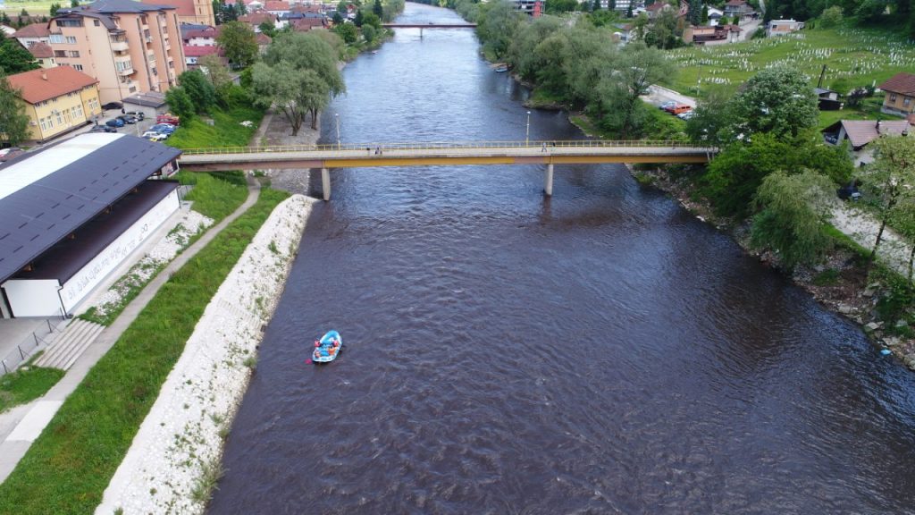 (FOTO+VIDEO) Timovi FUCZ pretražuju korito rijeke Bosne