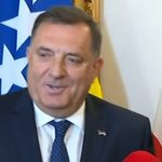 Dodik: Treći pješadijski puk 12. maja u uniformama Vojske RS