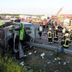 (FOTO) U autobuskoj nesreći u Njemačkoj poginula jedna osoba, više od 60 povrijeđenih