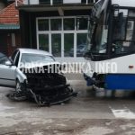 (FOTO) Udes automobila i autobusa u Visokom