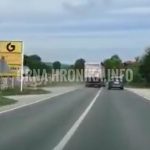 (VIDEO) Velikom brzinom, preko duple pune sa kamionom?