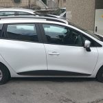 Na automobilu srpskih registracija izbušene sve četiri gume