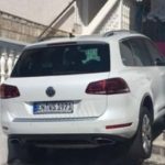 Bizarno parkiranje: Kako je ovaj uopće uspio izaći iz automobila?!