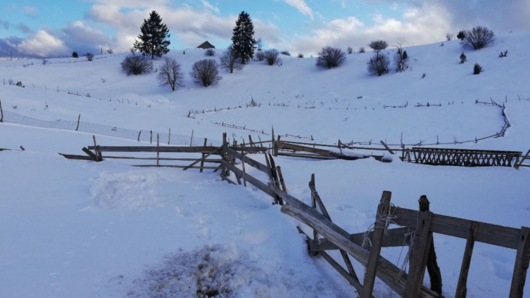 U Han-Pijesku snježni pokrivač skoro pola metra, na Bjelašnici 22 centimetra