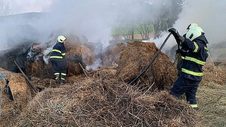 Namjerno zapalili stog sijena na njivi