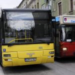 Nesreća u Sarajevu: Iz prepunog autobusa ispadali ljudi, ima povrijeđenih