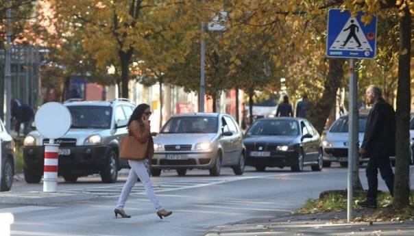 Zabrinjavajuće: U porastu povrede povezane s korištenjem mobilnih telefona, posebno kod mladih