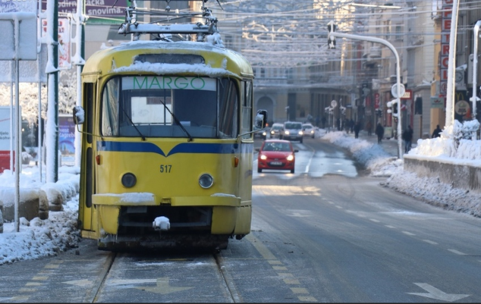 Tramvaji ponovo ne voze u Sarajevu: Šina pukla na Pofalićima, produžene autobuske linije