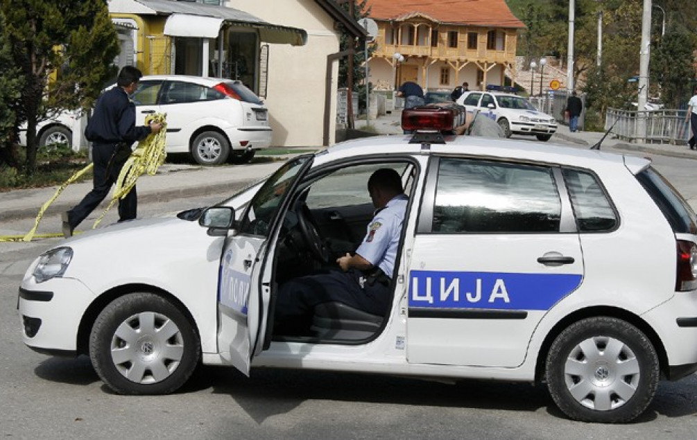 Muškarac pucao na auto nakon što su ga napali