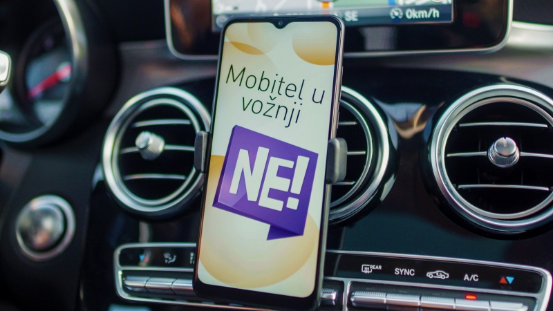 Koristite li mobitel tokom vožnje?