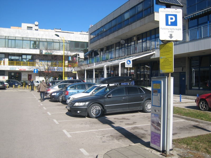 Da li je naplata parkinga zastarjela: Banja Luka jeftinija, a zaradi dva i po puta više od Tuzle