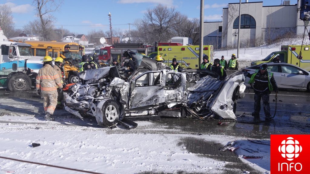 (FOTO+VIDEO) U lančananom sudaru učestvovalo oko 200 vozila, povrijeđeno na desetine ljudi