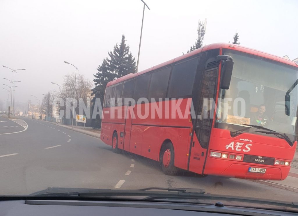 (FOTO) Pogledajte bahatost vozača autobusa u Zenici