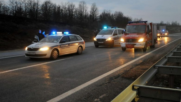 Tragedija u Slavoniji, autom sletjeli u kanal: Poginula jedna osoba, dvije povrijeđene