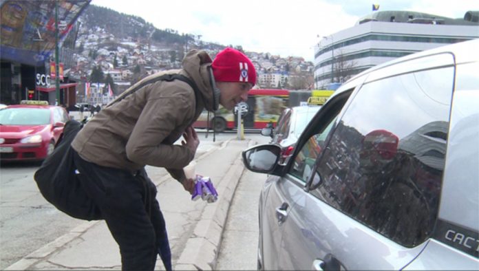 (VIDEO) Pogledajte kako izgleda jedan dan s migrantima, čiji se život lomi na maramicama