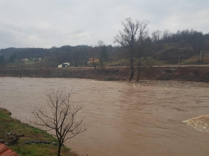 Vodostaj rijeke Bosne u Zenici 238 cm: Imaju li mještani razloga za strah?