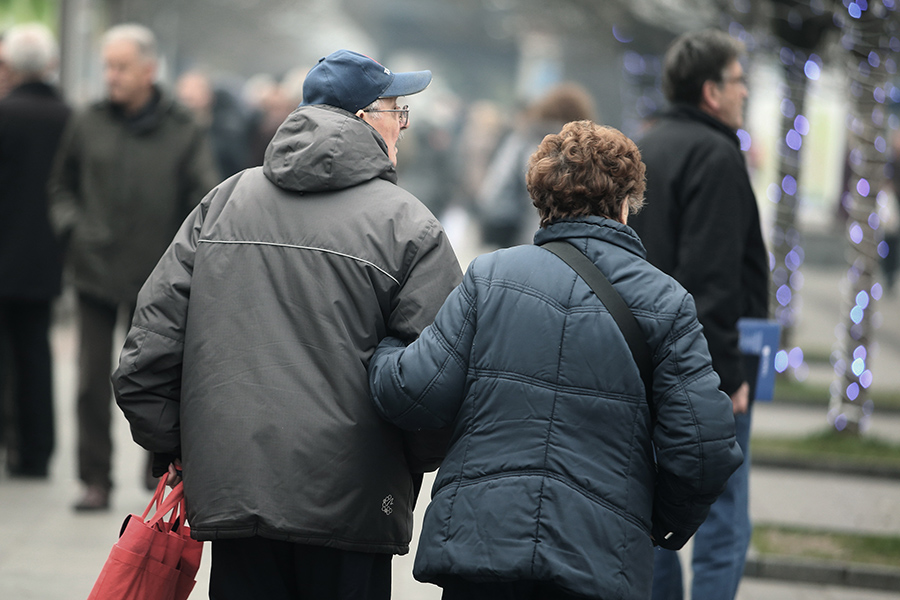 Najbitniji problem: Penzioneri danas ne mogu kupiti ni pola onoga što su mogli ranije