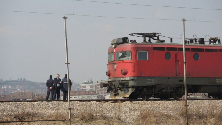 Dječak se popeo na vagon i poginuo pod naponom od 25.000 volti