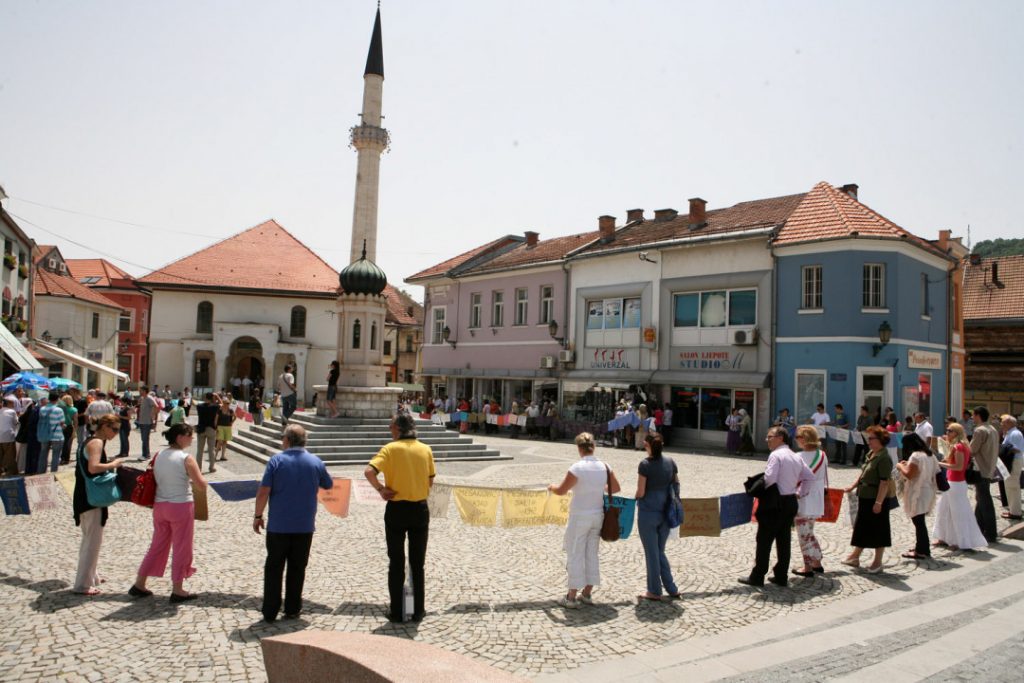 Zbog zabrane okupljanja, majke Srebrenice danas neće biti na Trgu žrtava genocida