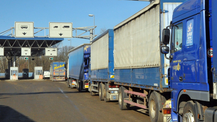 Špediteri s Rače prijete blokadom transporta robe