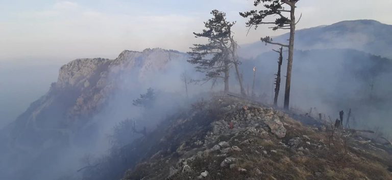 Strašni prizori iz Mostara: Nakon cjelovečernje borbe, požar koliko-toliko pod kontrolom