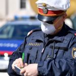 Austrijska policija od danas naplaćuje 25 eura kazna za nenošenje maski