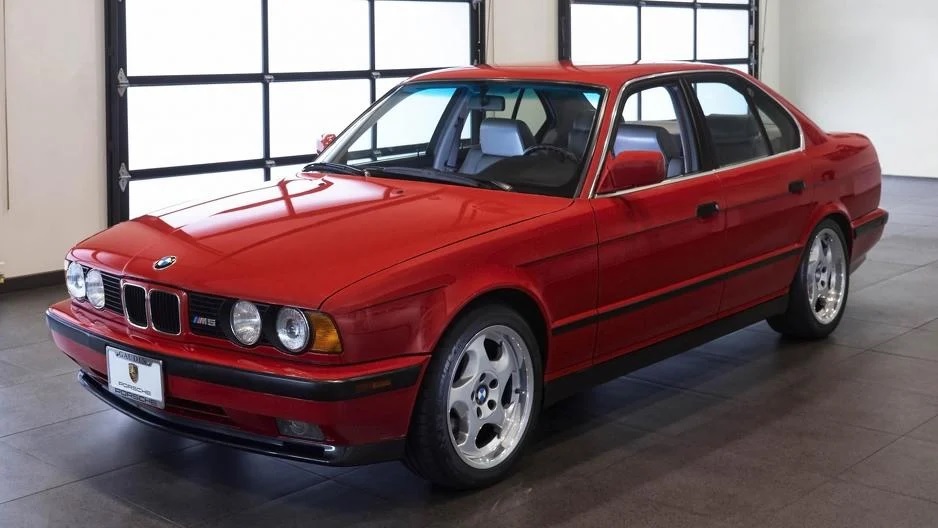 (FOTO) Perfektni BMW E34 M5 je prilika za kolekcionare