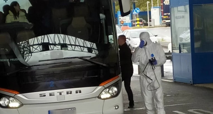 Pet autobusa sa bh. državljanima trebali krenuti danas iz Austrije, mnogi ipak odustali jer ne žele u šatore