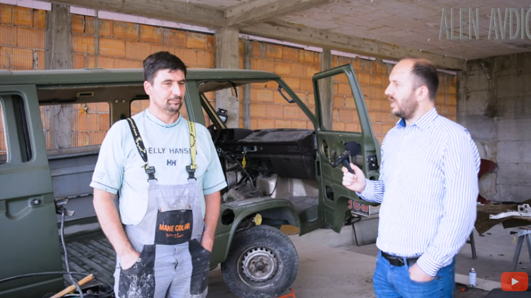 (VIDEO) “Prodajem auto da svom radniku uradim kupatilo, hoće da se ženi”